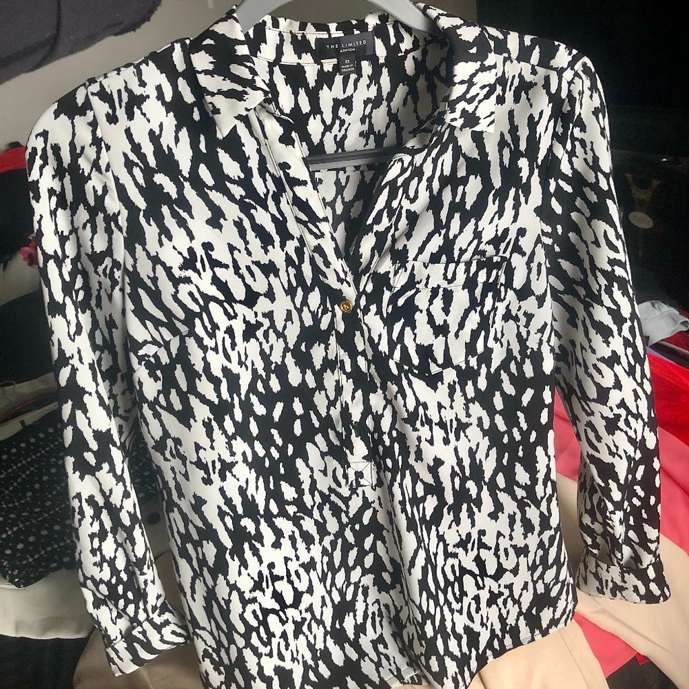 The Limited black/white leopard half button-up